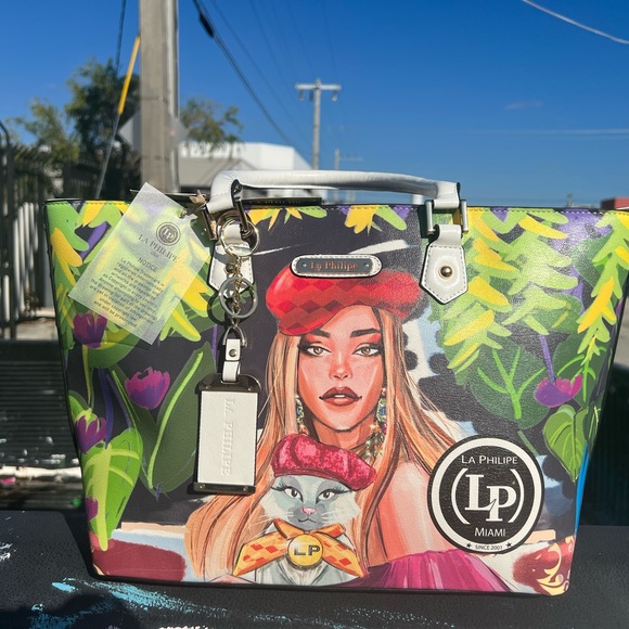 La Philipe purse studs made in Miami new with tag and keychain bag cat - Picture 3 of 8